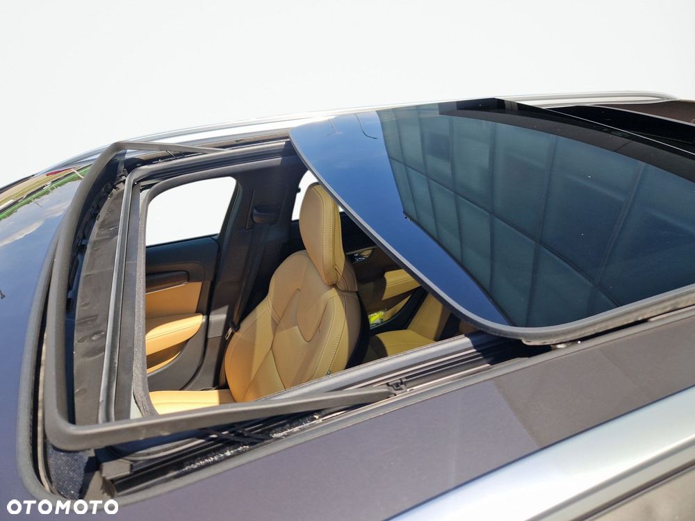 Volvo V90 Cross Country - 27