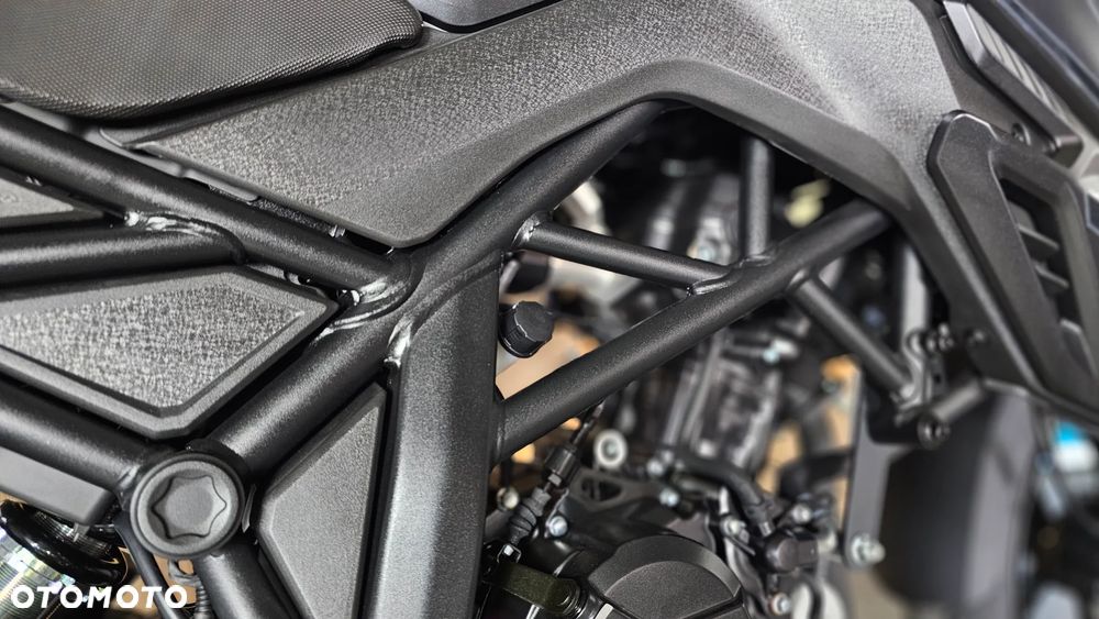 VOGE R125S - 16