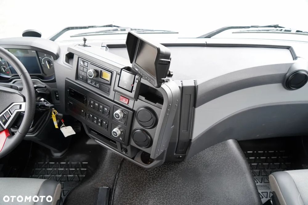 Renault K 380 / 6X4 / SKRZYNIOWY 6.2 M / + HDS HIAB 166 ES-4 / MAX UDŹWIG 6 500 KG / WYSÓW 12.3 M / ROTATOR / STEROWANIE RADIOWE  / SPROWADZONY - 31