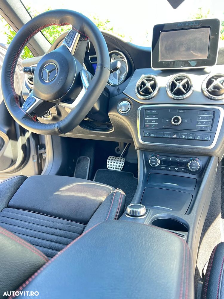 Mercedes-Benz GLA 200 d 4MATIC Aut. - 14