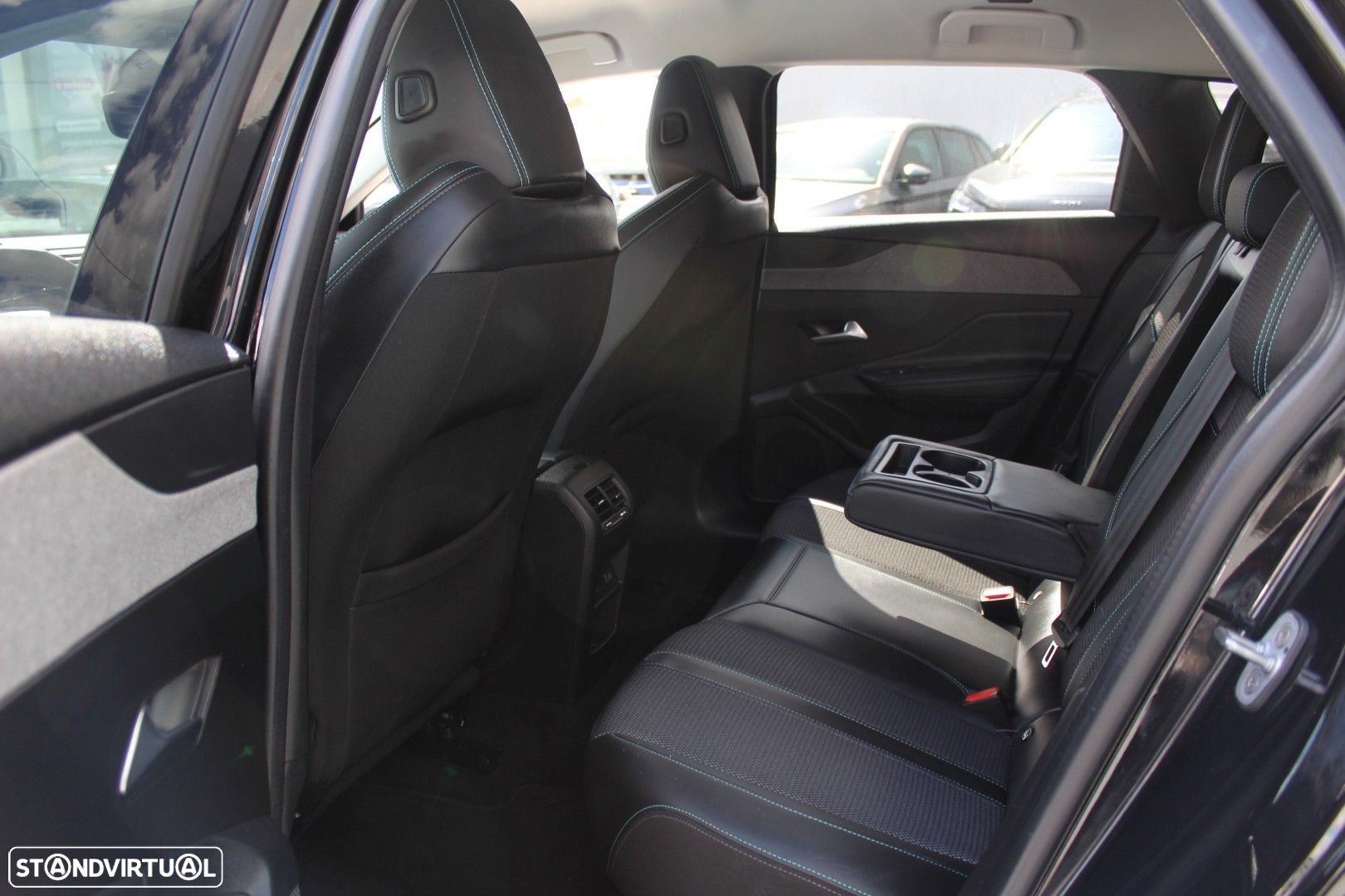 Peugeot 308 SW 1.2 PureTech Allure Pack EAT8 - 24