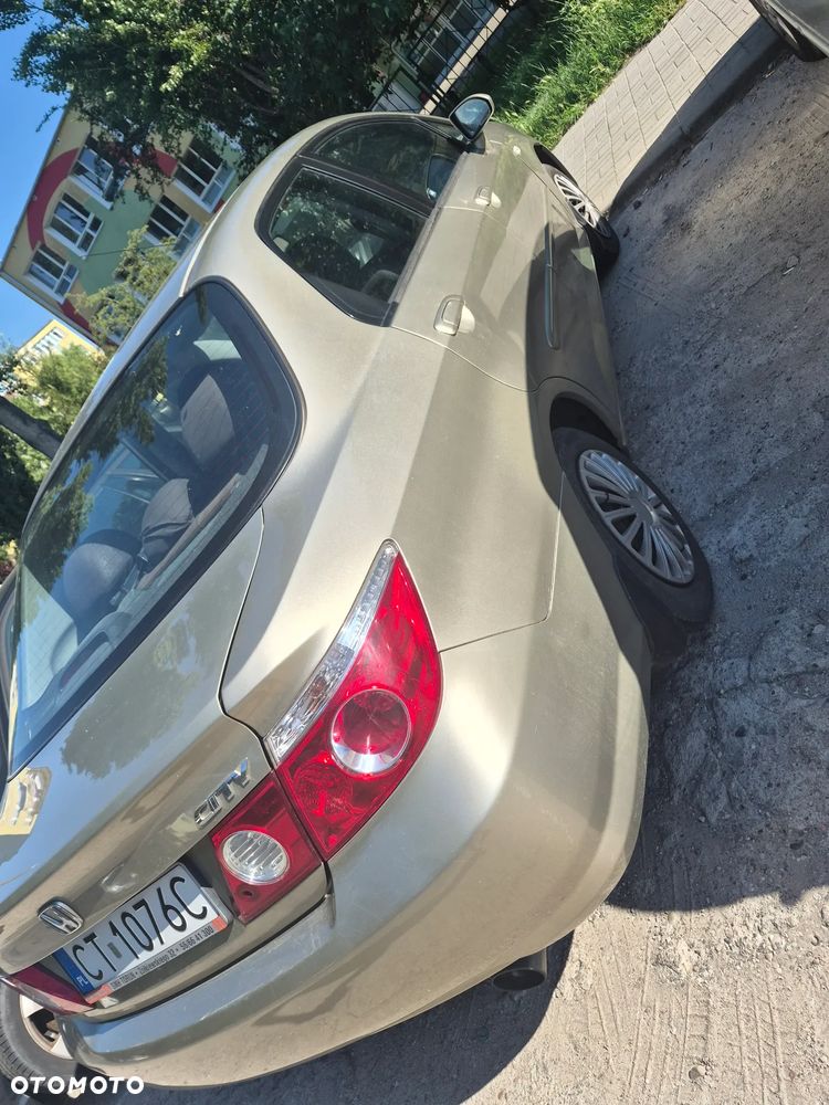 Honda City 1.4 Comfort - 8