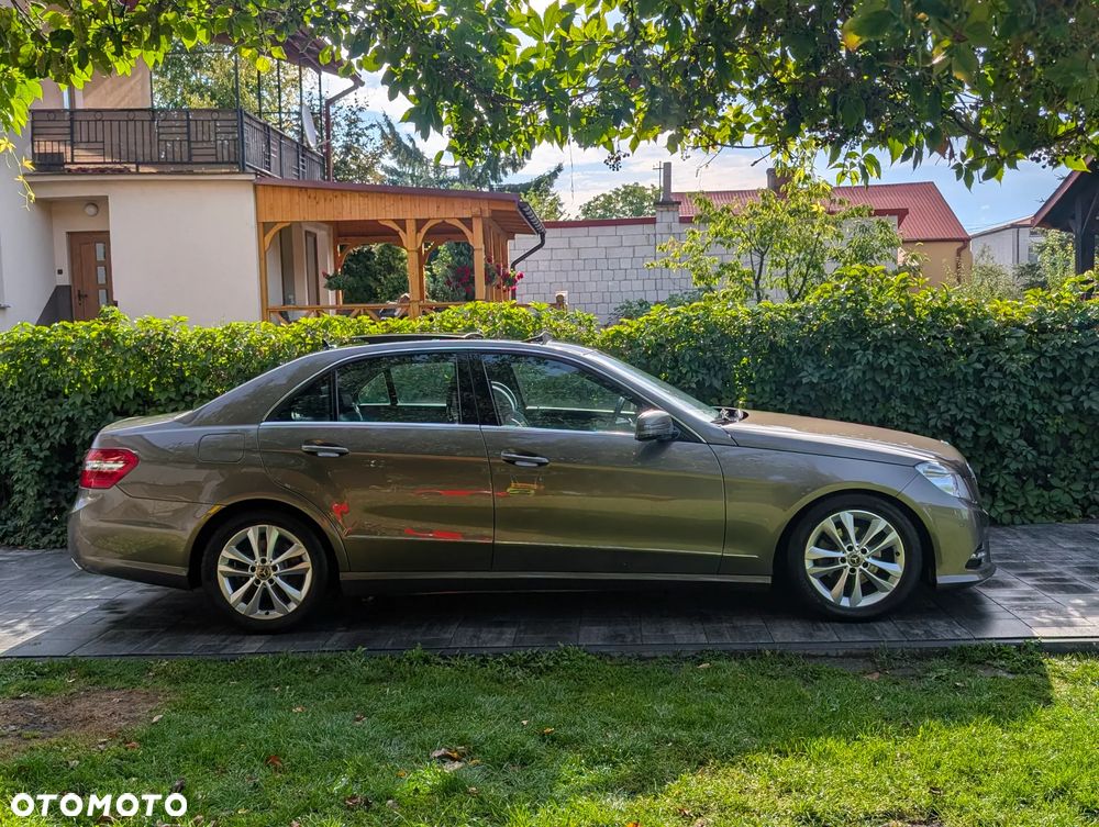 Mercedes-Benz Klasa E 220 CDI BlueEff Avantgarde - 2