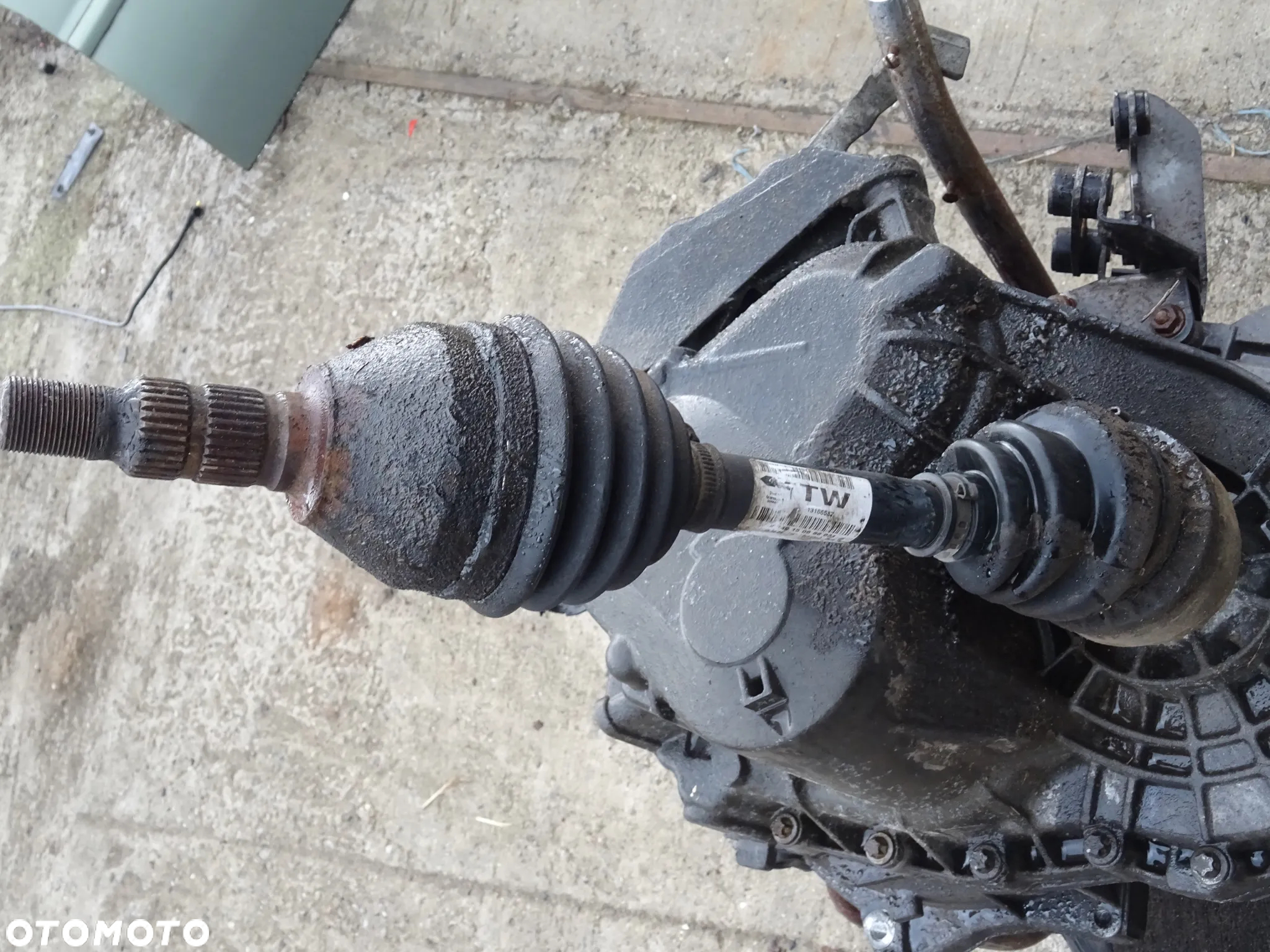 PÓŁOŚ SKRZYNI BIEGÓW F40 OPEL SIGNUM VECTRA C 2,0T Z20NET PRZEGUB 1,9 - 13