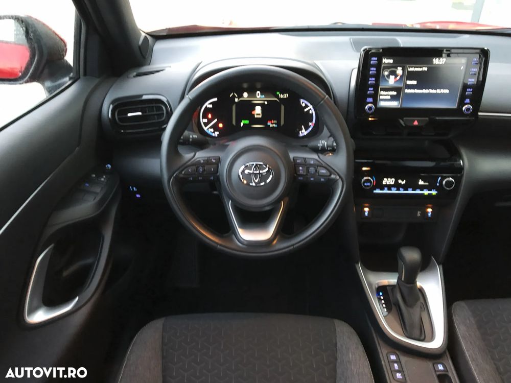 Toyota Yaris Cross 1.5 VVT-i HSD 4x2 Dynamic - 13