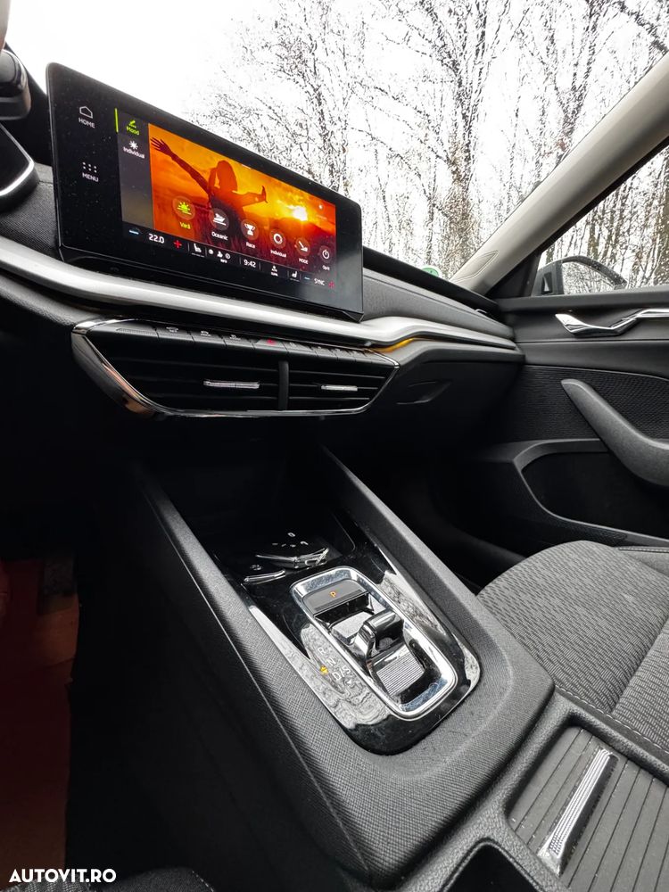 Skoda Octavia Combi 2.0 TDI DSG Exclusive Plus - 21