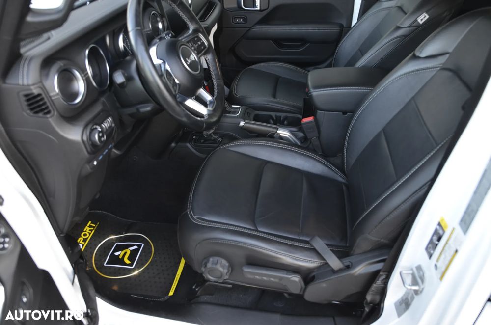 Jeep Wrangler - 10