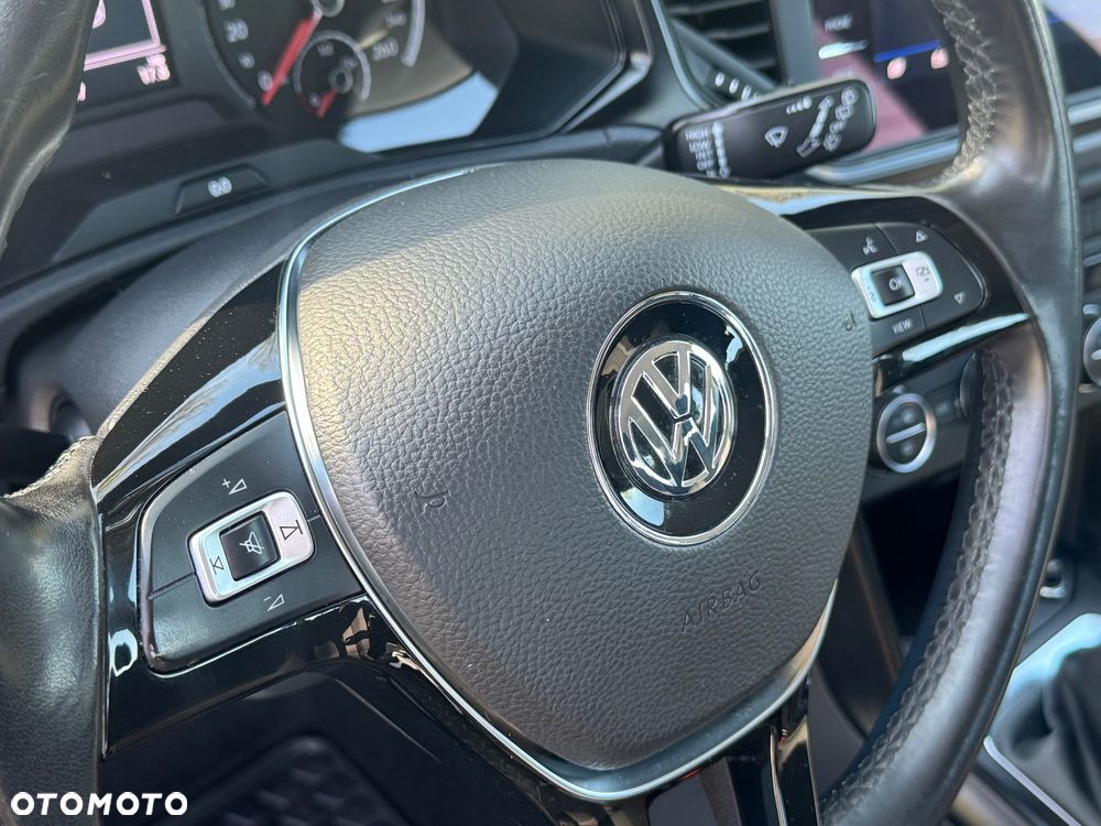 Volkswagen T-Roc - 12