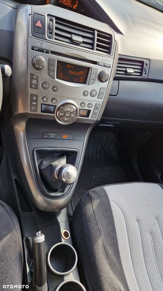 Toyota Verso 2.0 D-4D Executive - 18
