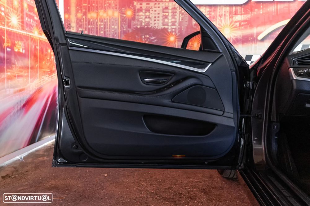 BMW 520 d Auto - 11