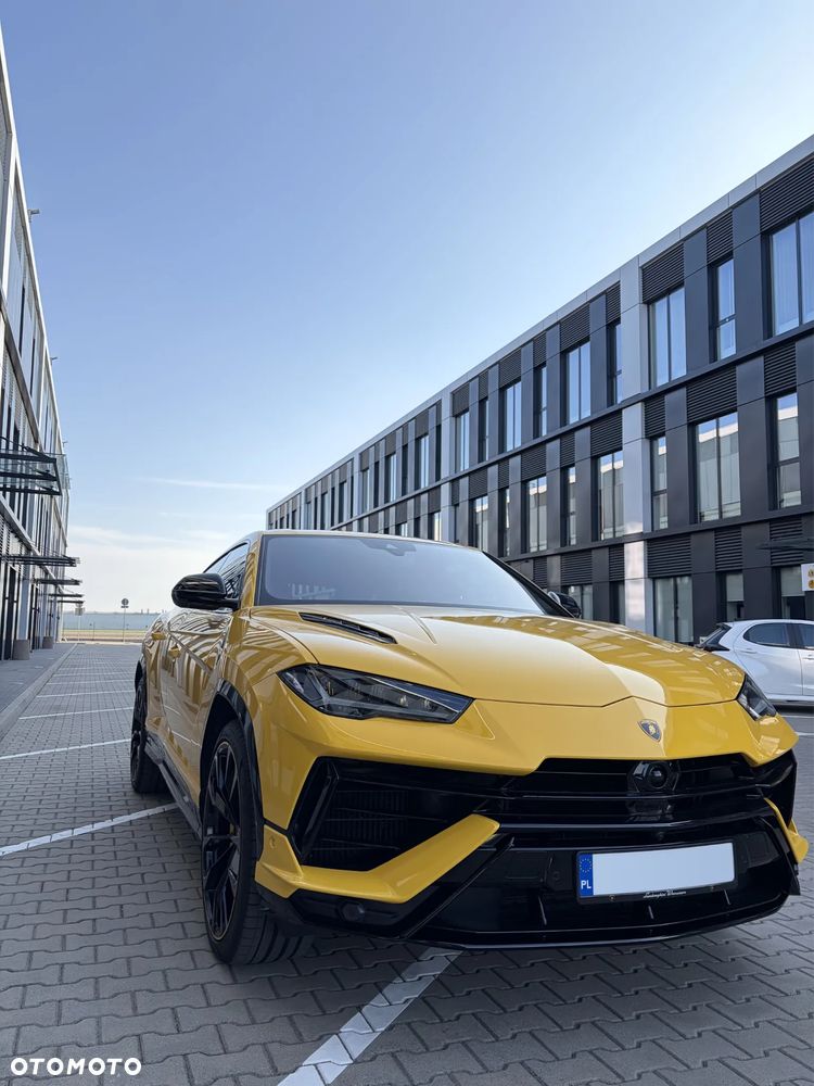 Lamborghini Urus - 1