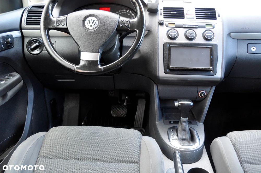 Volkswagen Touran 1.9 TDI Q-Line DSG - 10