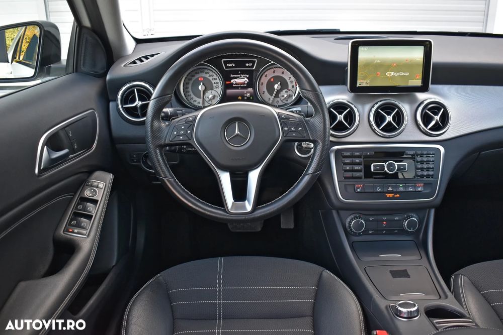 Mercedes-Benz GLA 200 7G-DCT Urban - 5