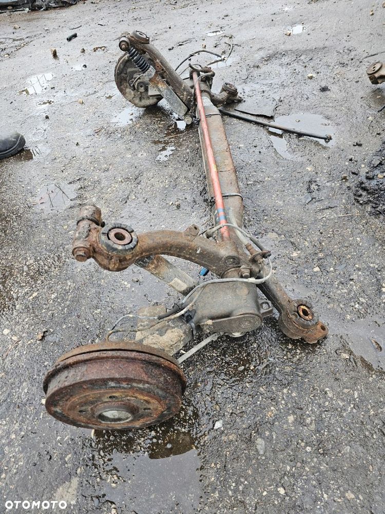 BELKA ZAWIESZENIA TYŁ PEUGEOT 206 1.4B - 3