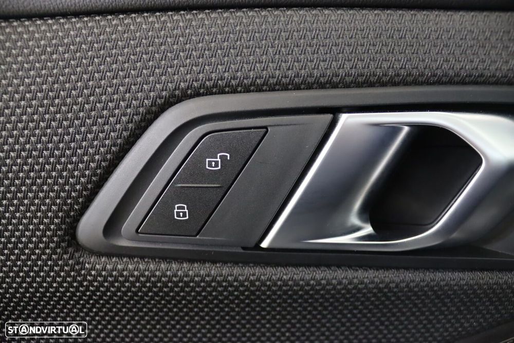 BMW 318 d Auto - 18