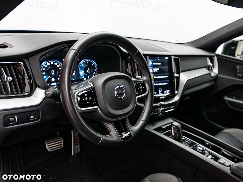 Volvo XC 60 B4 D AWD R-Design - 11