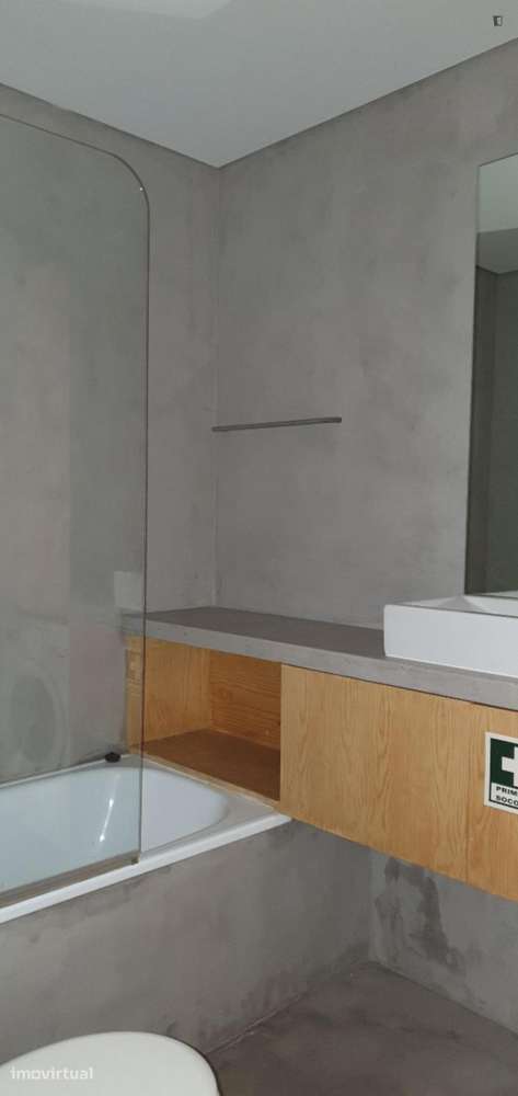 Apartamento com 1 quartos - localizado em Sé Porto - Grande imagem: 5/7