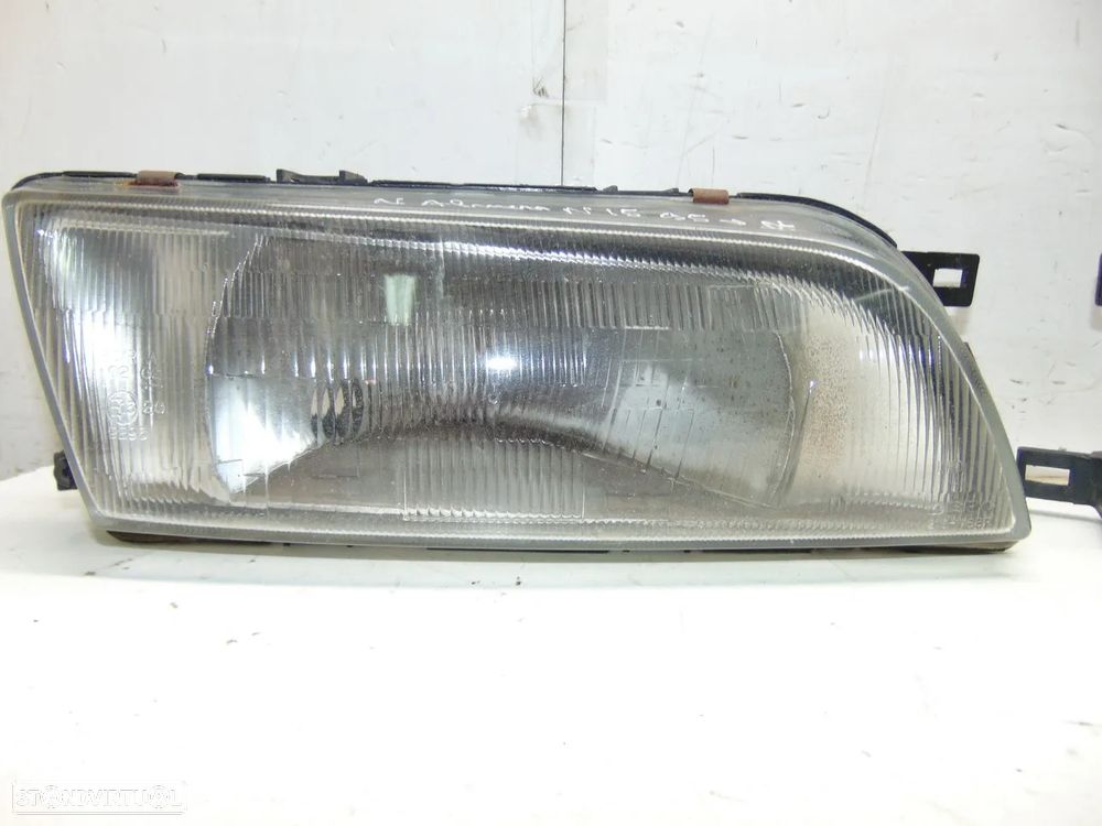 Nissan Almera/Bluebird faróis - 2
