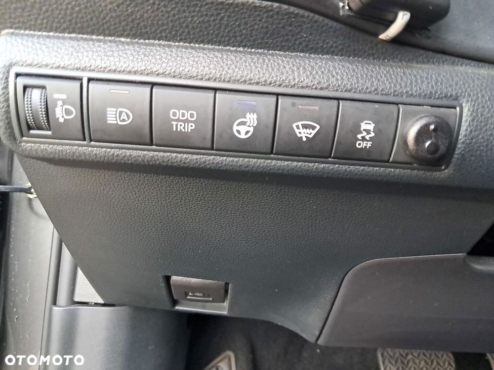 Toyota Corolla 1.8 Hybrid Comfort - 27