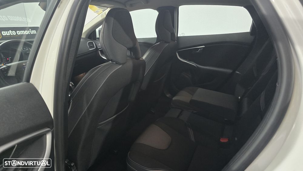 Volvo V40 2.0 D2 Momentum Geartronic - 15