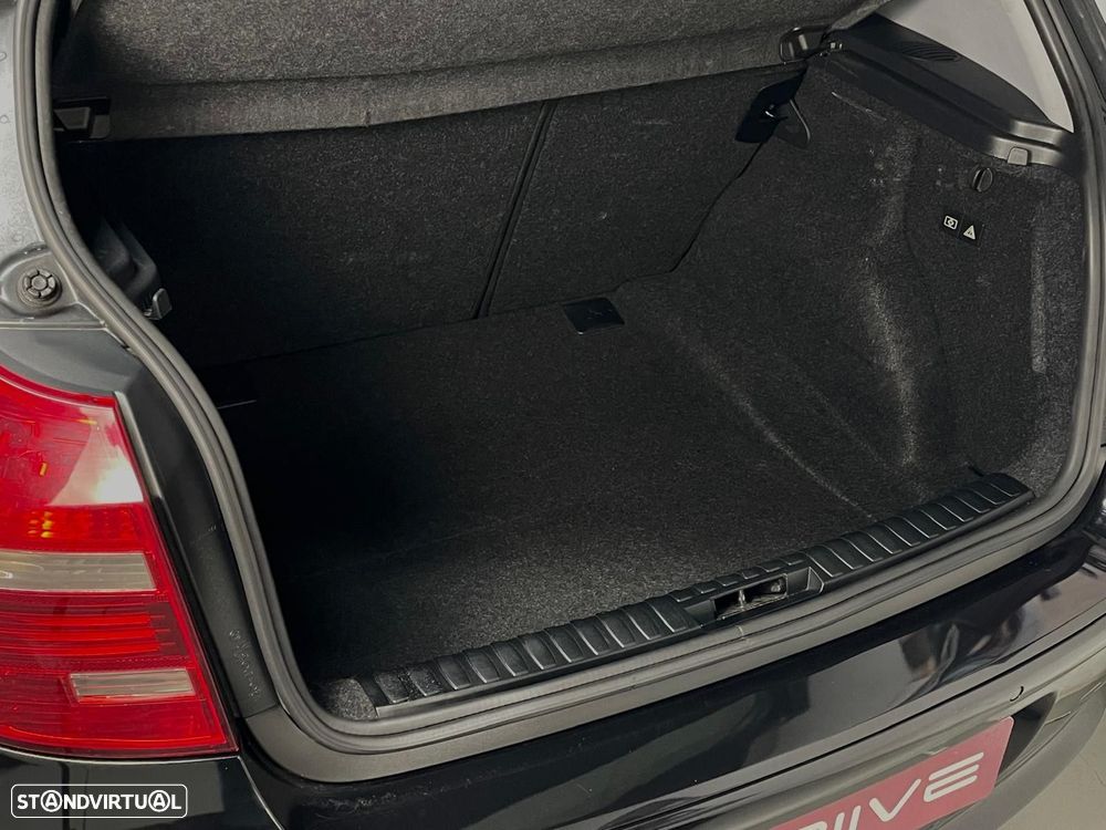 BMW 116 d Line Urban - 24