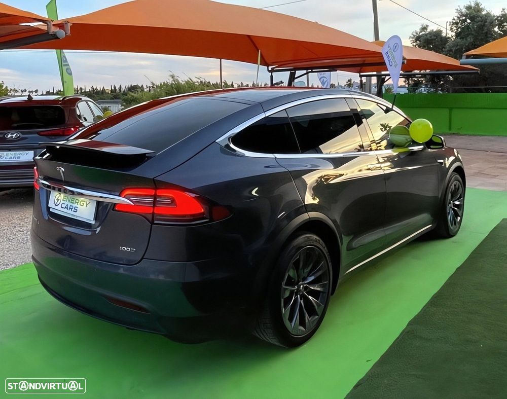 Tesla Model X 100D - 11