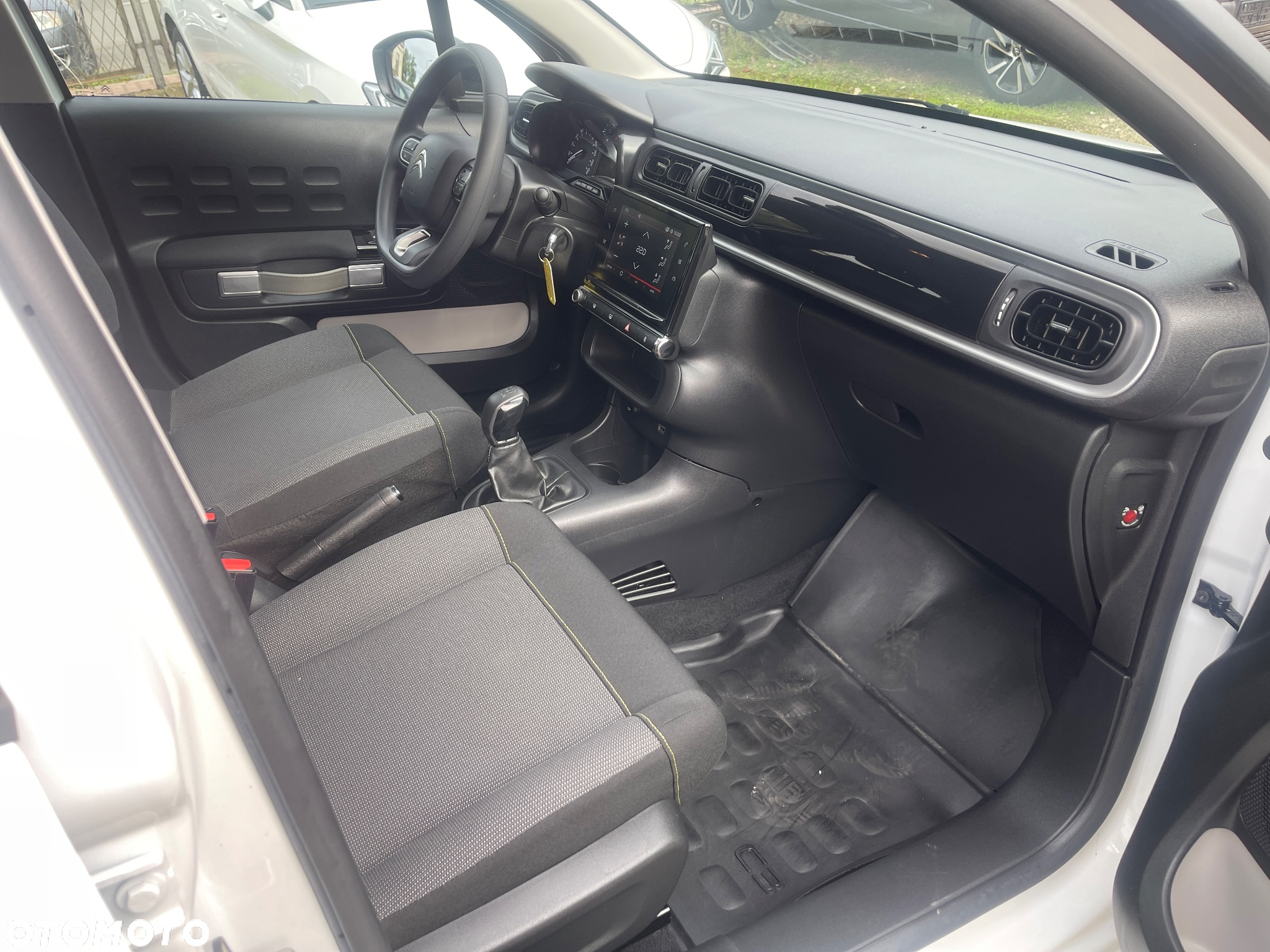 Citroën C3 Pure Tech 82 ELLE - 15
