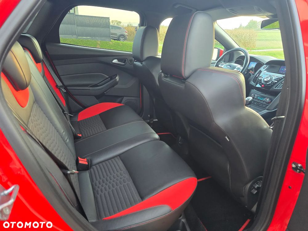 Ford Focus 2.0 EcoBoost ST - 29