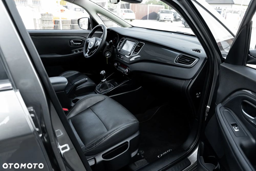 Kia Carens 1.6 GDI S 7os - 23