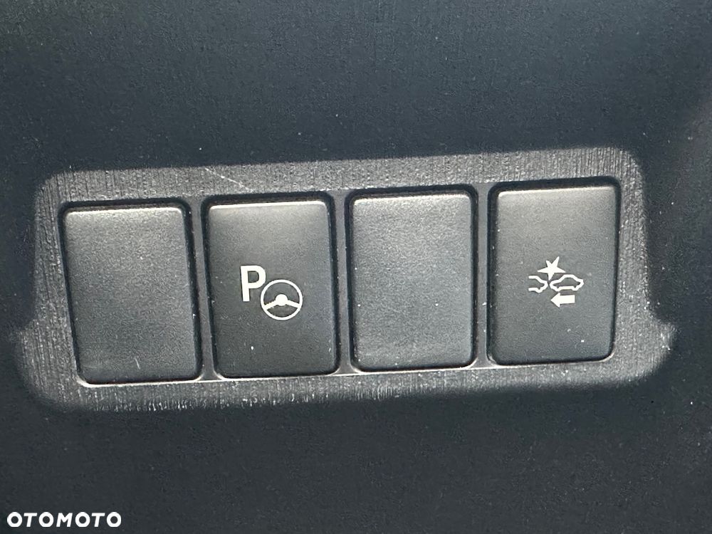 Toyota Prius+ Hybrid 135 Prestige - 23