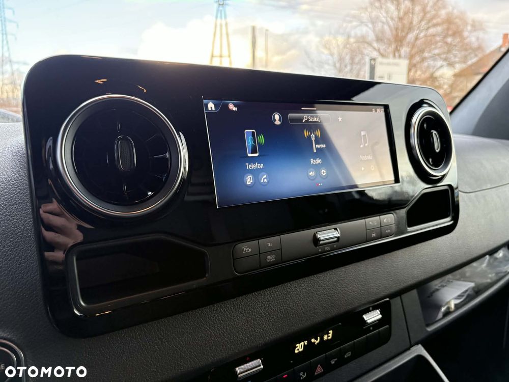 Mercedes-Benz Sprinter - 11