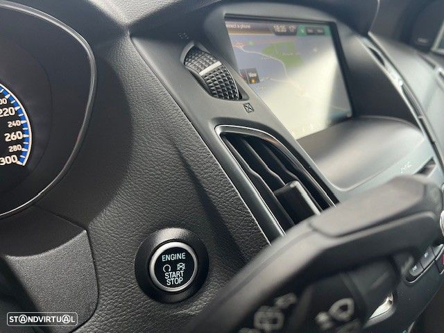 Ford Focus 2.3 EcoBoost S&S 4WD RS Blue & Black - 25