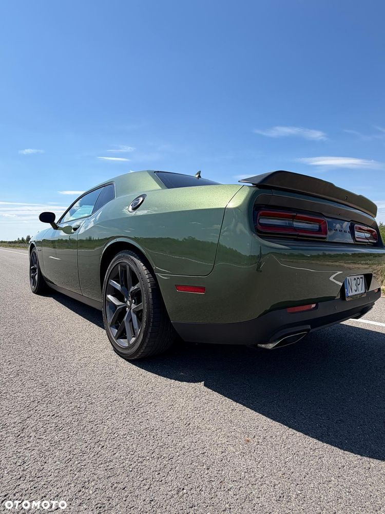 Dodge Challenger 5.7 R/T - 12