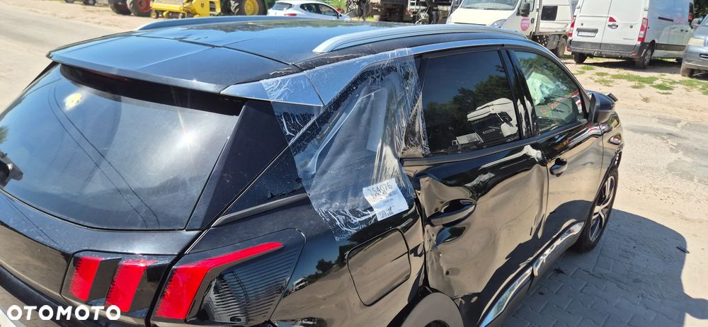 Peugeot 3008 1.6 PureTech HYbrid Allure S&S EAT8 - 15