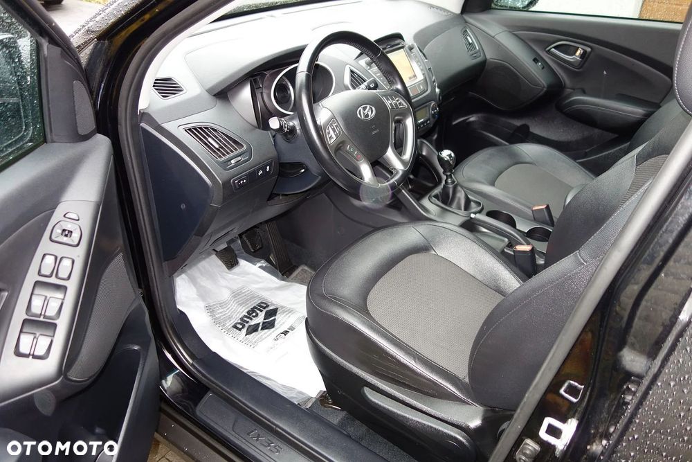 Hyundai ix35 1.6 2WD Fifa World Cup Edition - 38