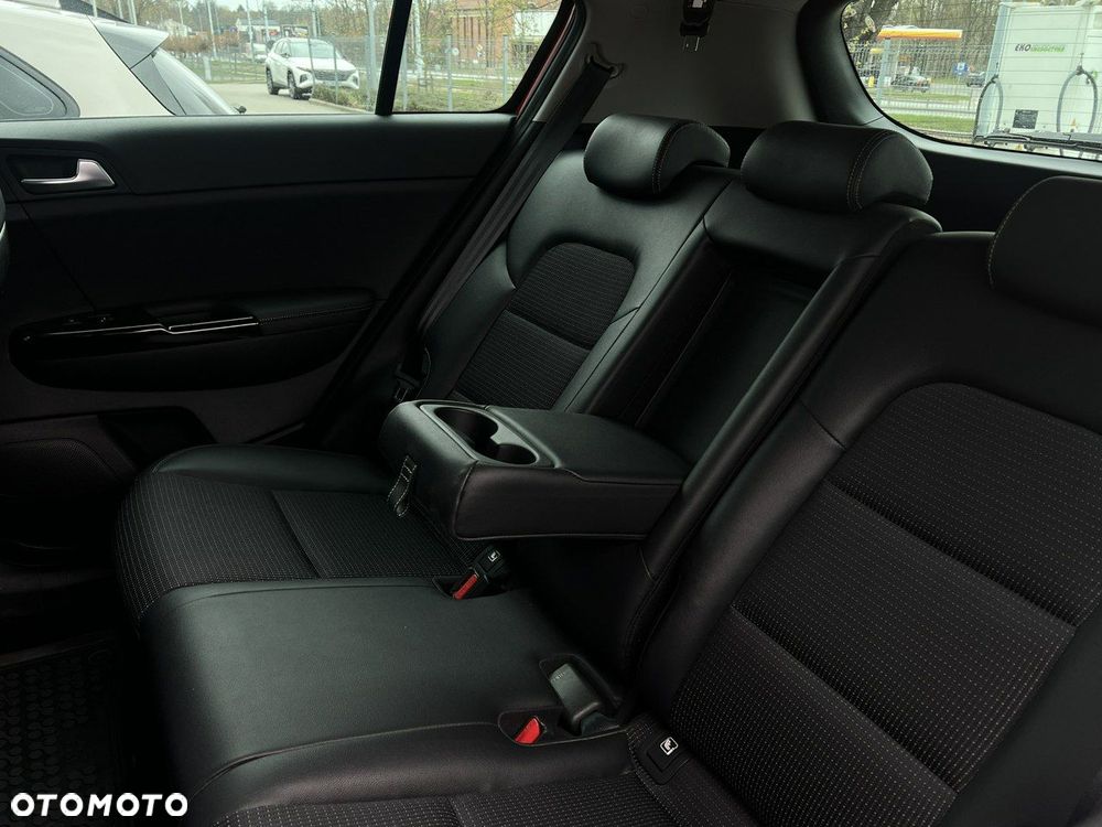 Kia Sportage 1.6 GDI Black Edition 2WD - 13