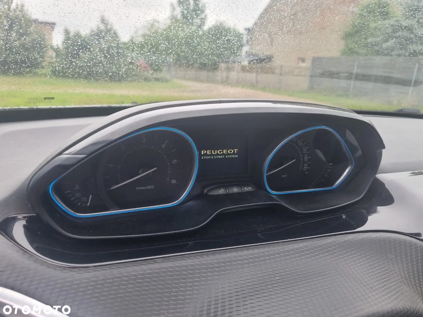 Peugeot 2008 BlueHDi 100 STOP & START Allure - 19