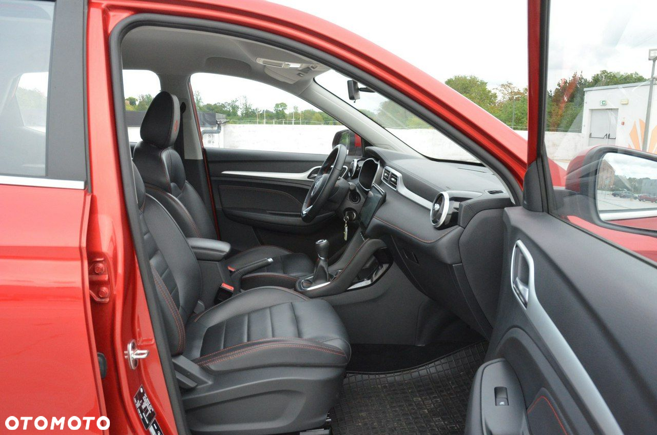 MG ZS - 23