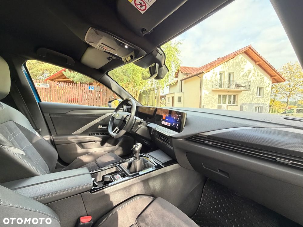 Opel Astra 1.2 T GS Line S&S - 28