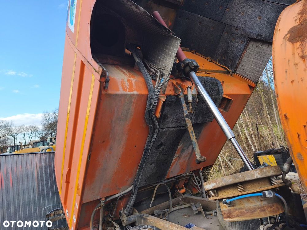 Mercedes-Benz 1824 L - 38