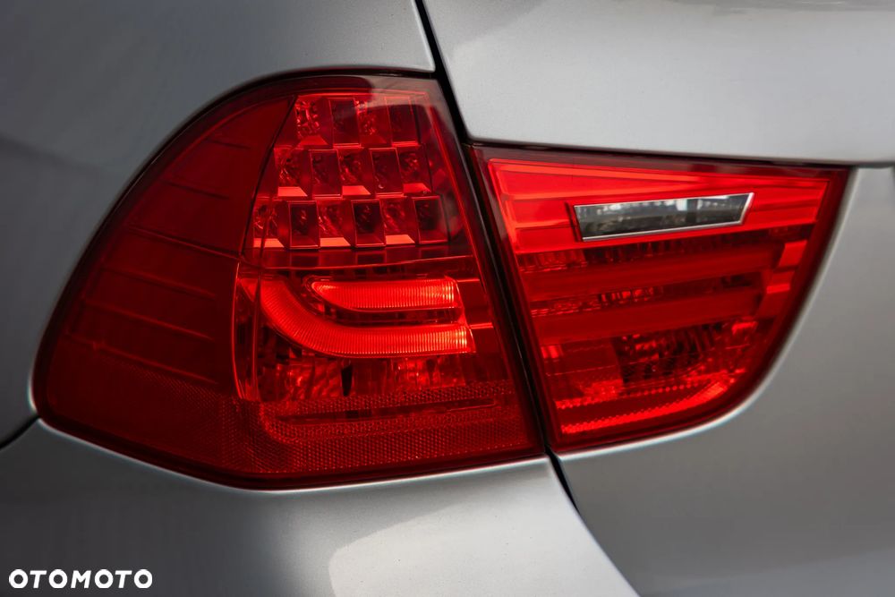 BMW Seria 3 318d DPF - 26