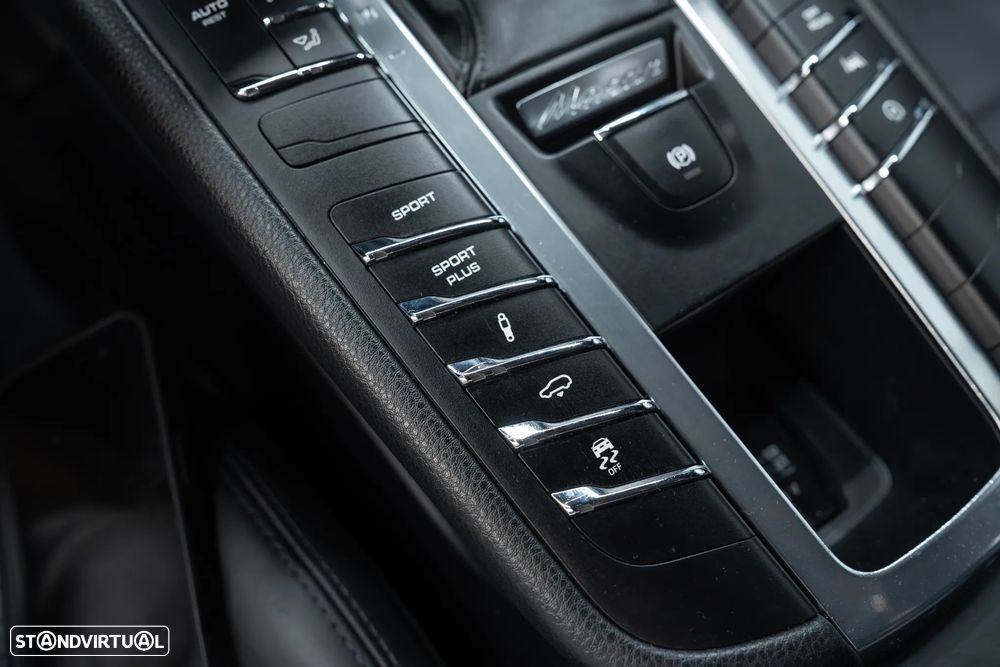 Porsche Macan S - 44