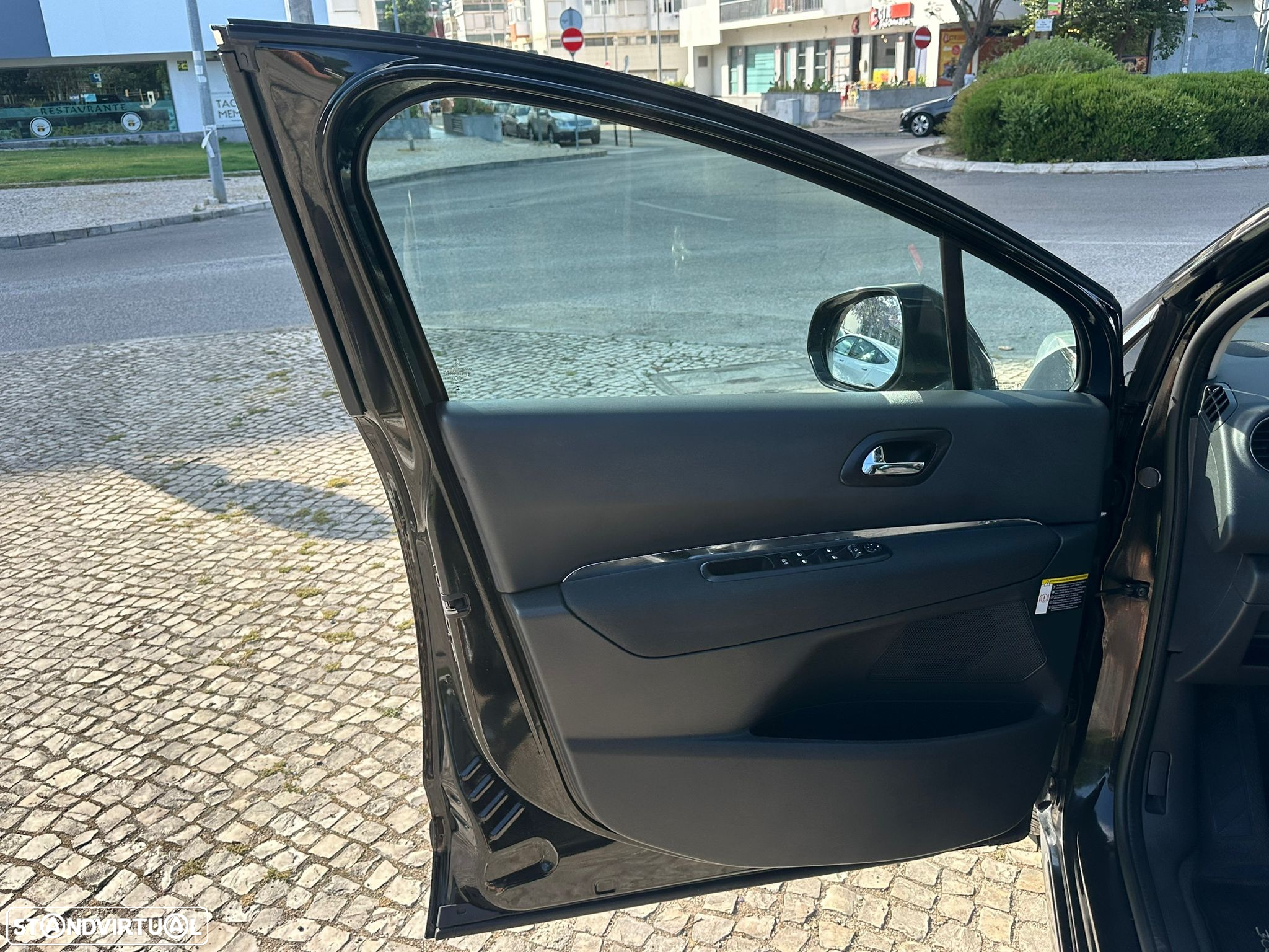 Peugeot 3008 2.0 HDi Hybrid4 - 23