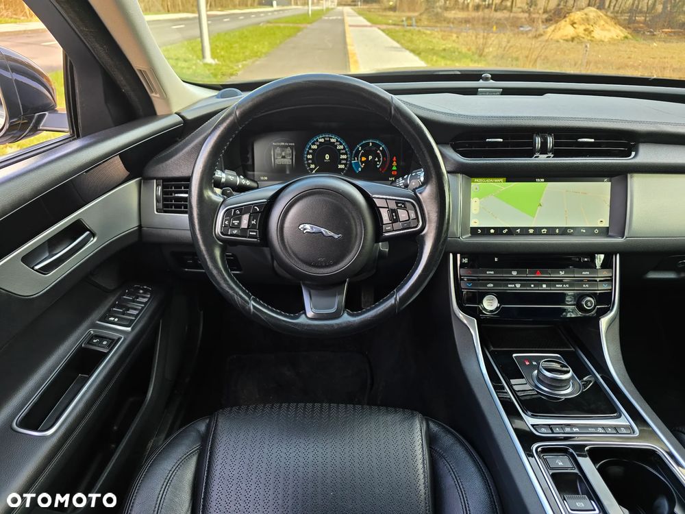 Jaguar XF 20d AWD Prestige - 5