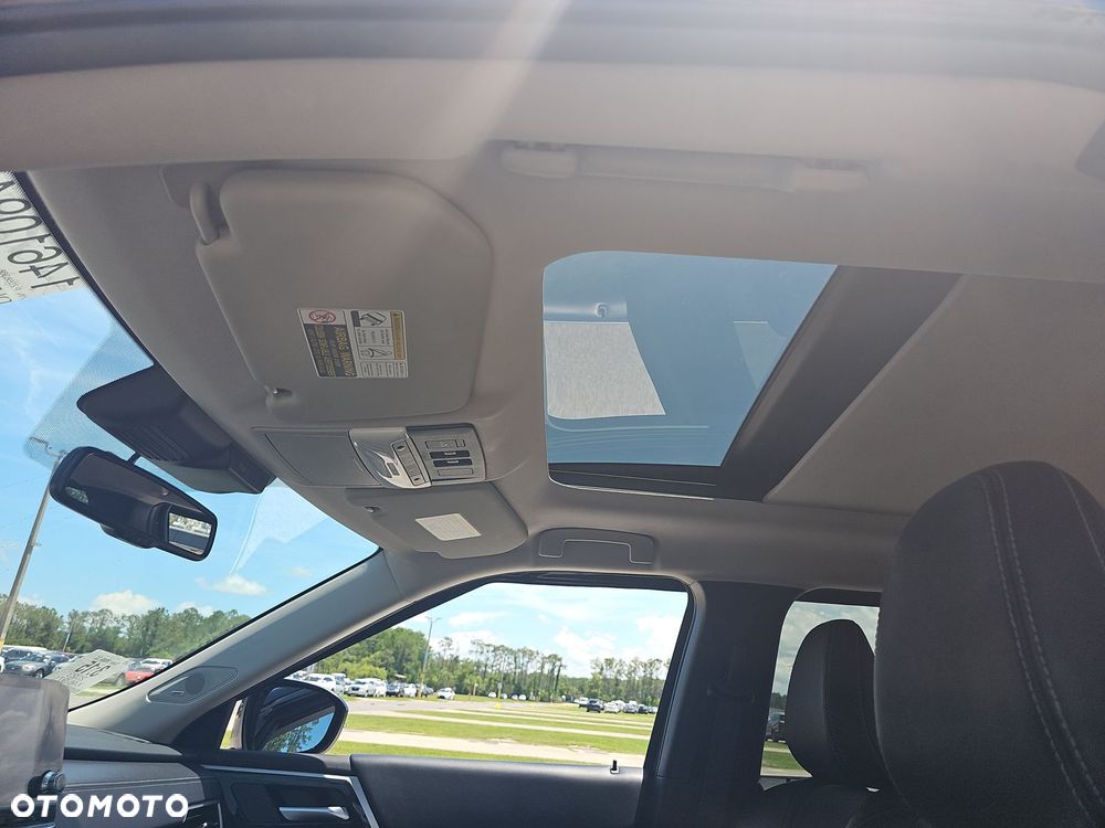 Mitsubishi Outlander - 10
