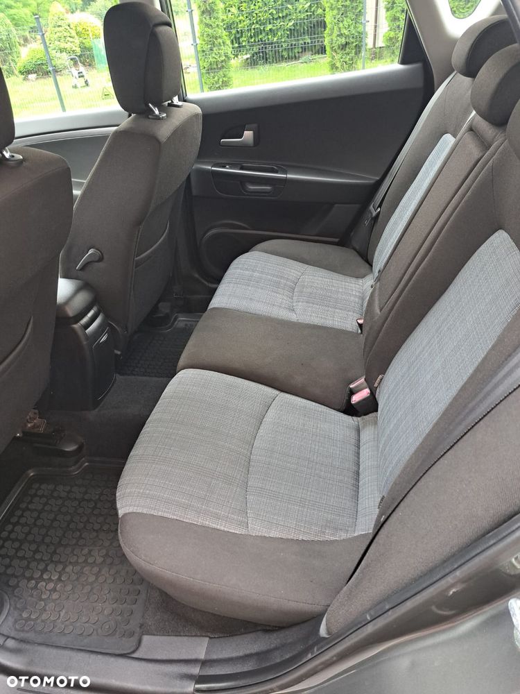 Kia Ceed - 7