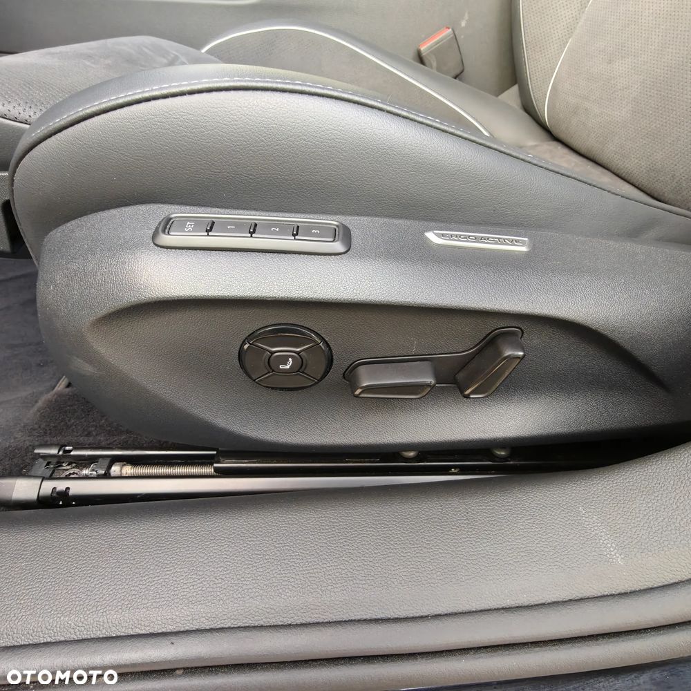 Volkswagen Passat - 22