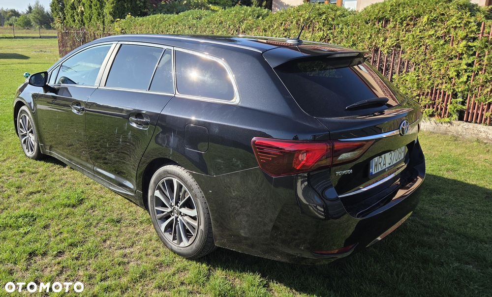 Toyota Avensis - 2