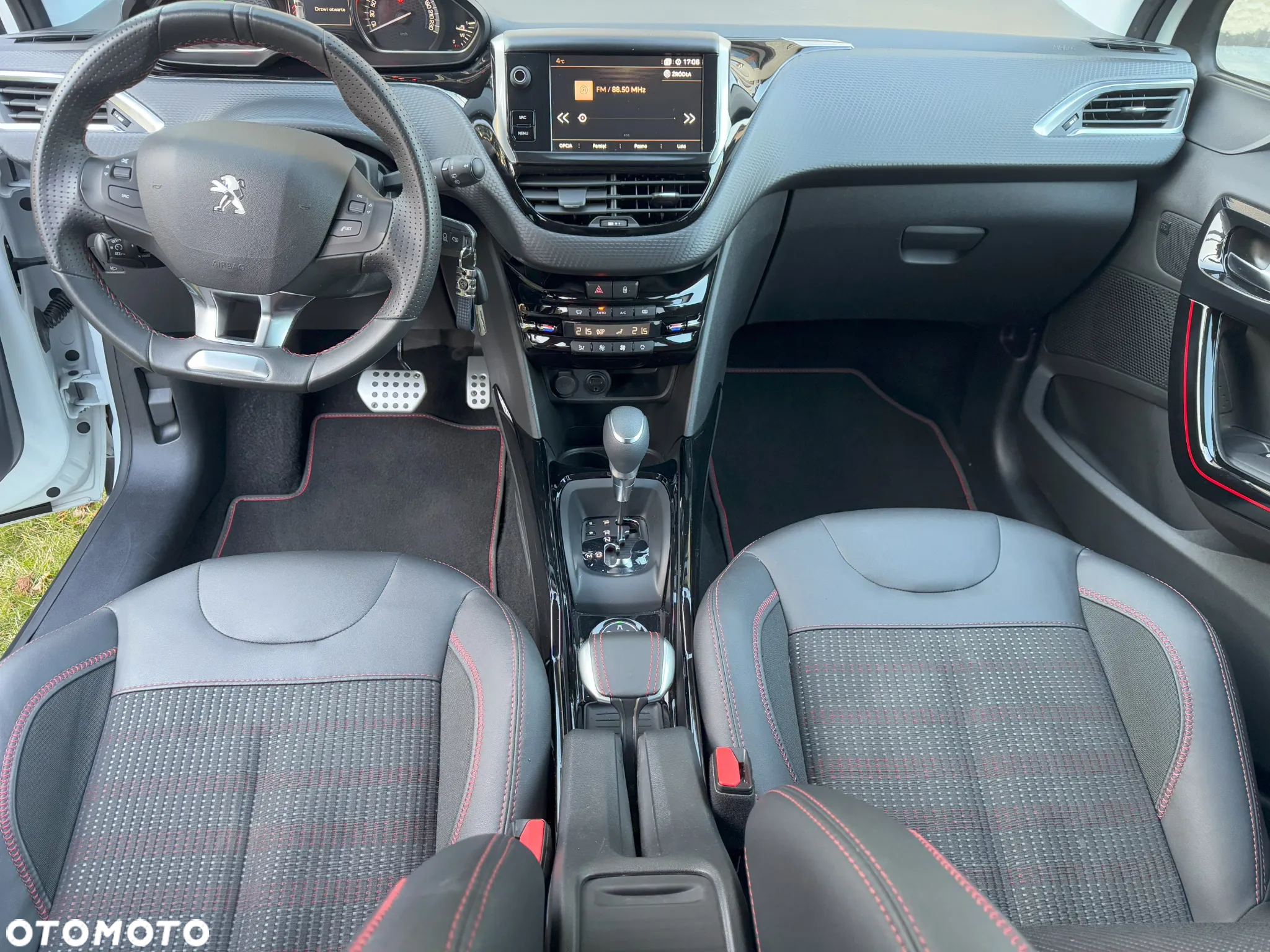 Peugeot 2008 PureTech 110 Stop&Start EAT6 GT-Line Edition - 9