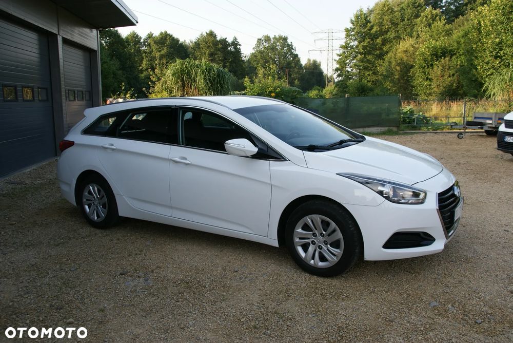 Hyundai i40 Kombi blue 1.6 Classic - 19